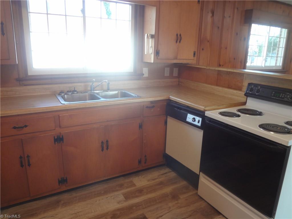 108 N Bingham Street Property Photo 6