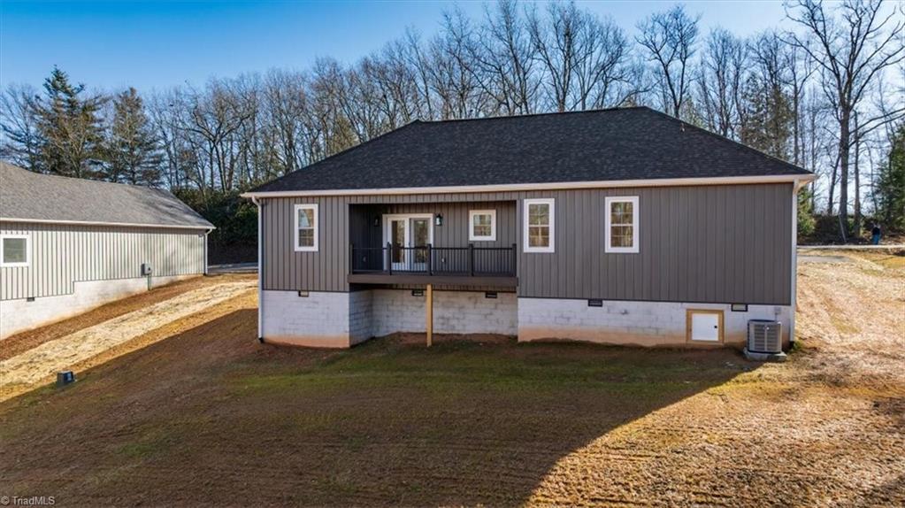 559 Memorial Park Drive Property Photo 3