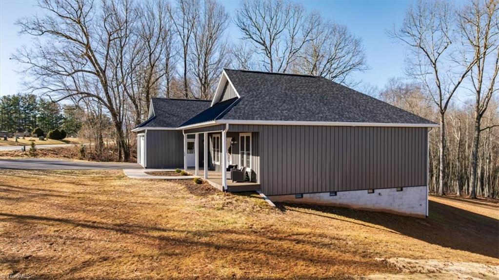 559 Memorial Park Drive Property Photo 4