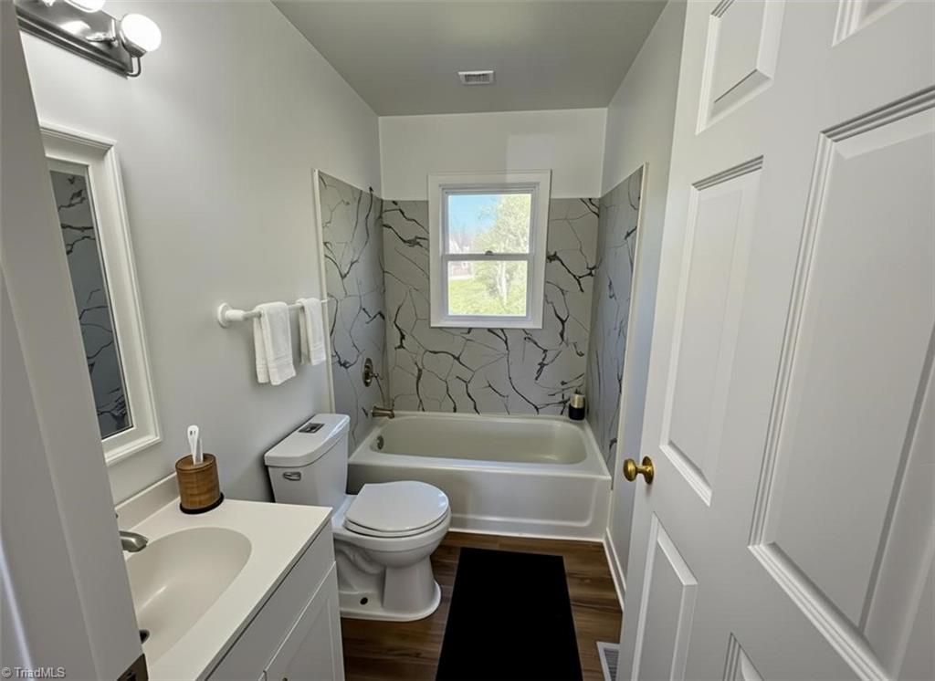 1701 Franklin Avenue Property Photo 6
