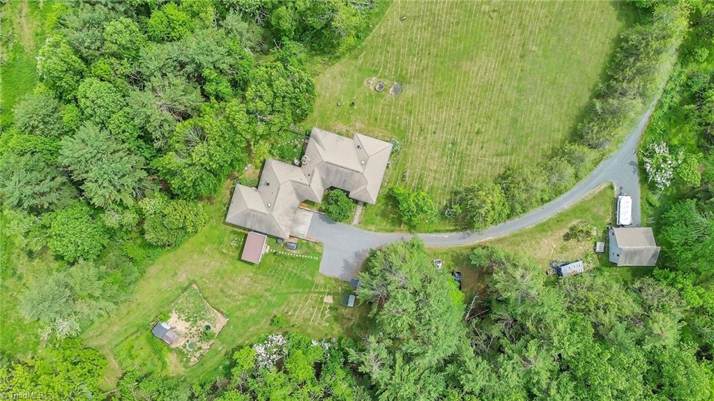 931 Property Photo 2