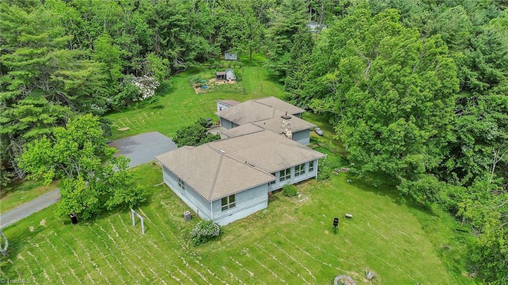 931 Property Photo 3