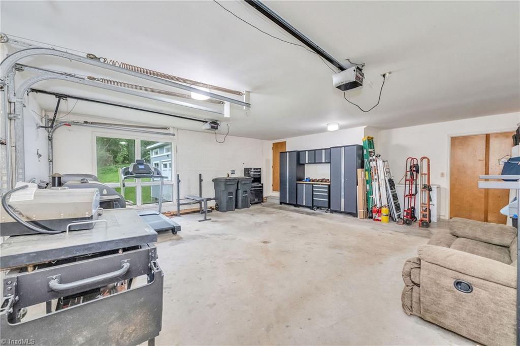931 Property Photo 25
