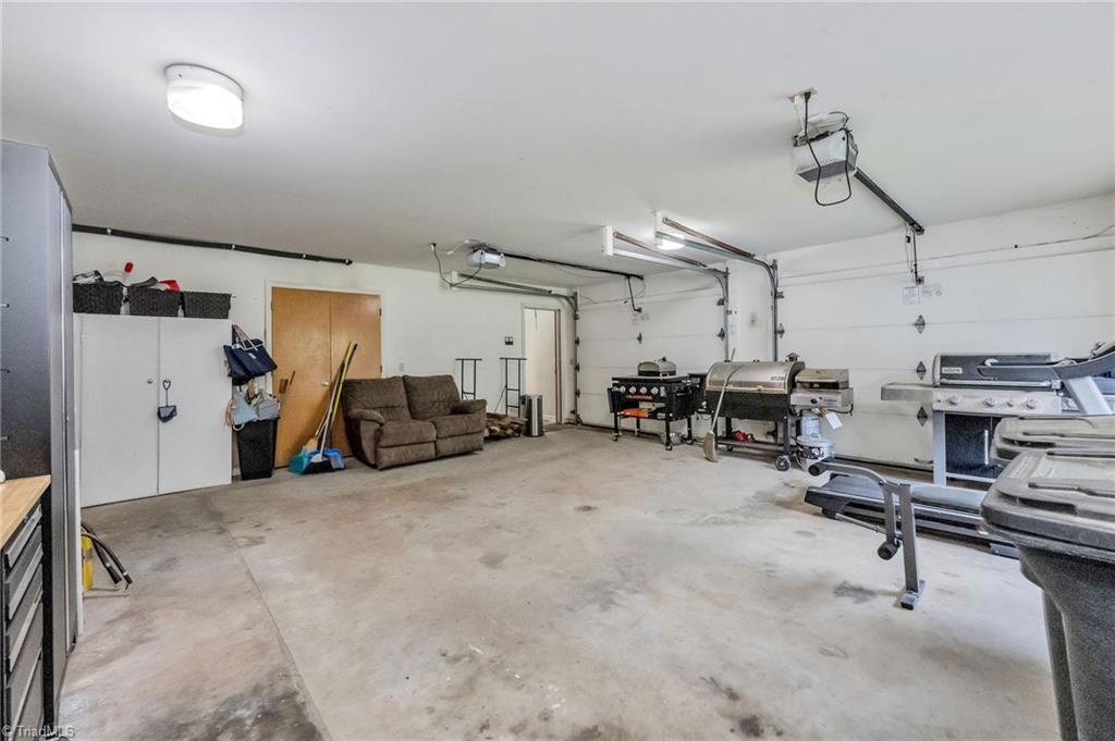 931 Property Photo 26