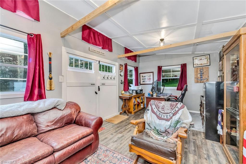 931 Property Photo 28