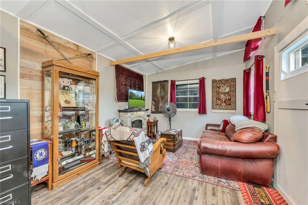931 Property Photo 29