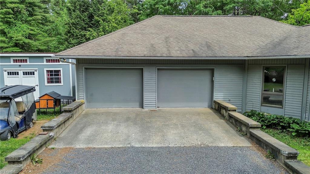 931 Property Photo 33