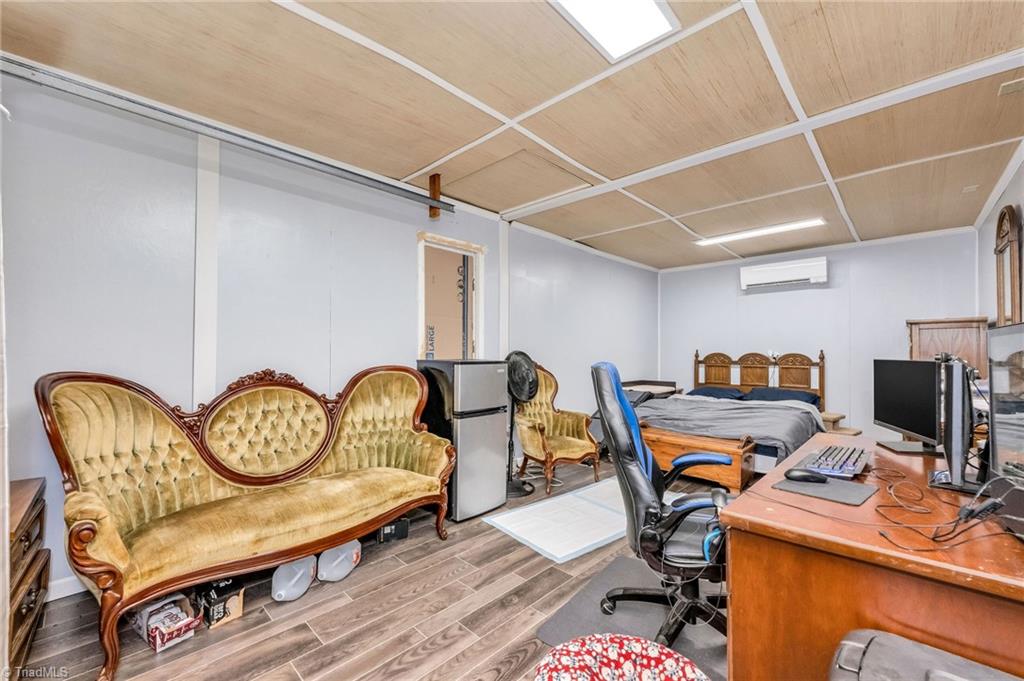 931 Property Photo 43
