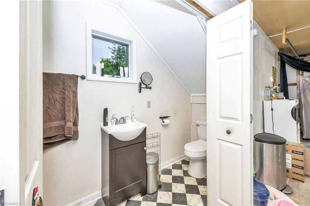 931 Property Photo 48