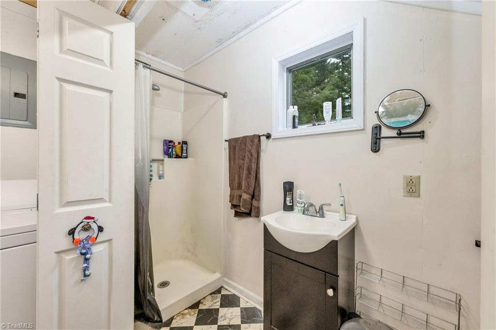 931 Property Photo 49