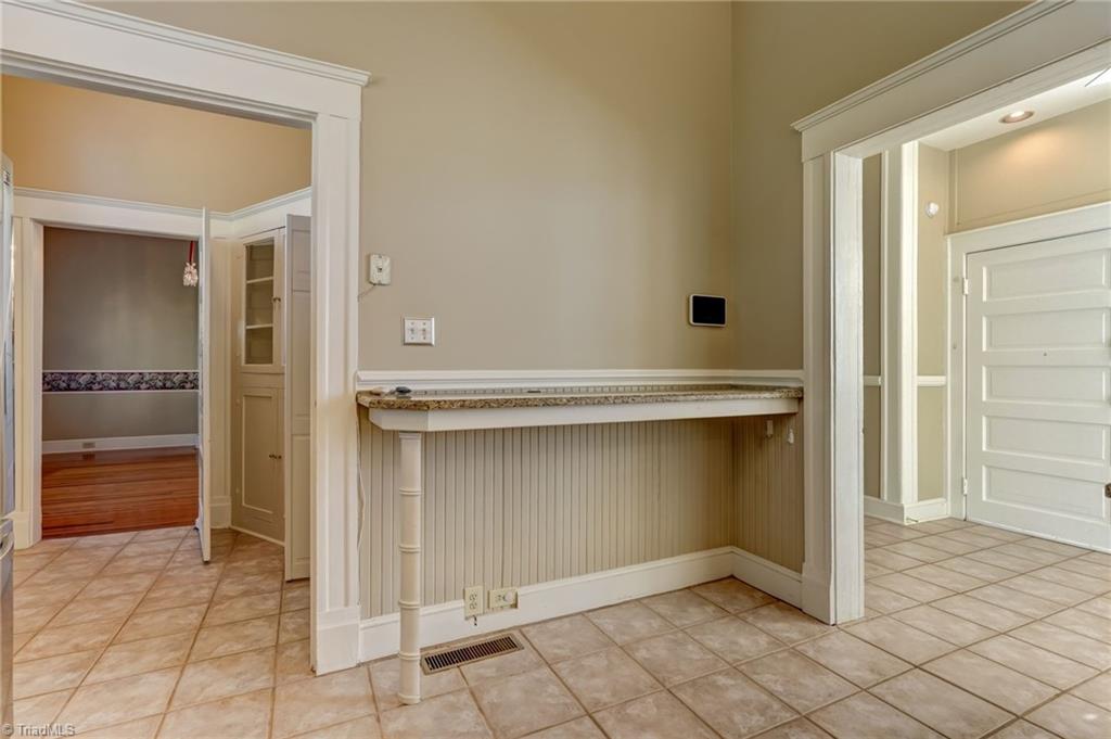521 Patrick Street Property Photo 28