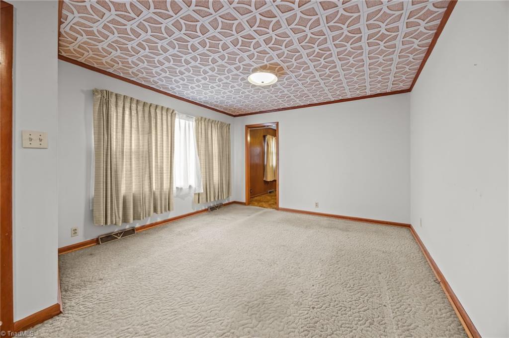 806 7th Avenue Property Photo 5
