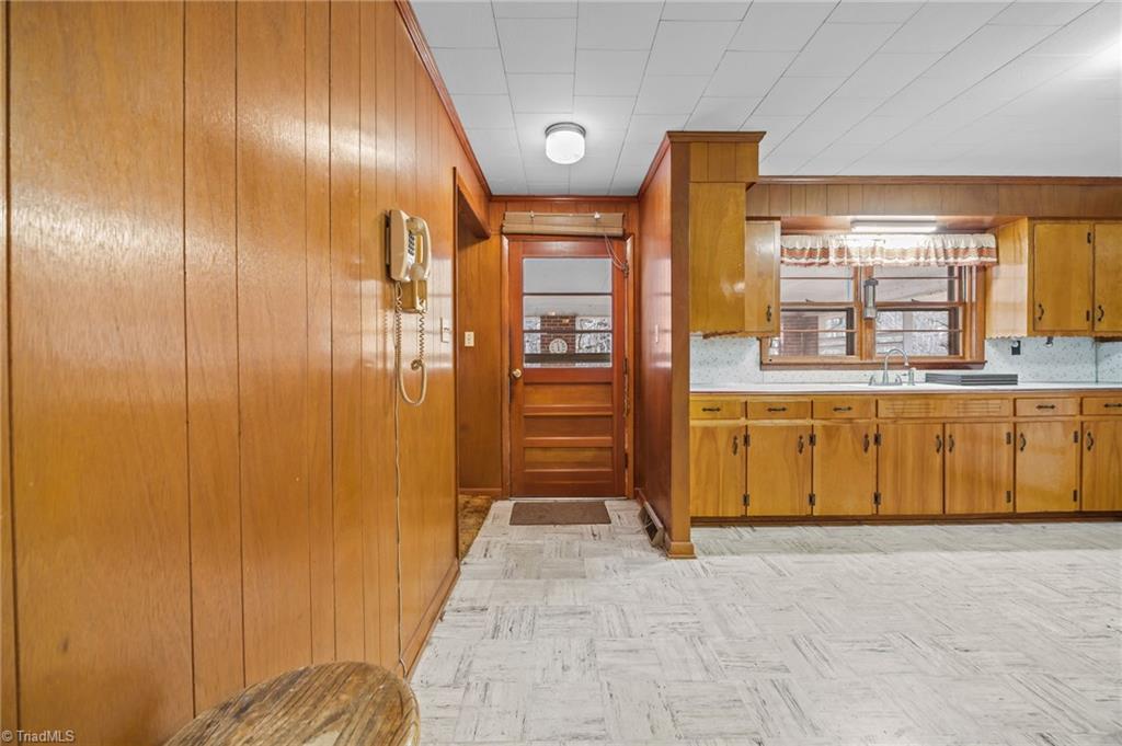 806 7th Avenue Property Photo 10