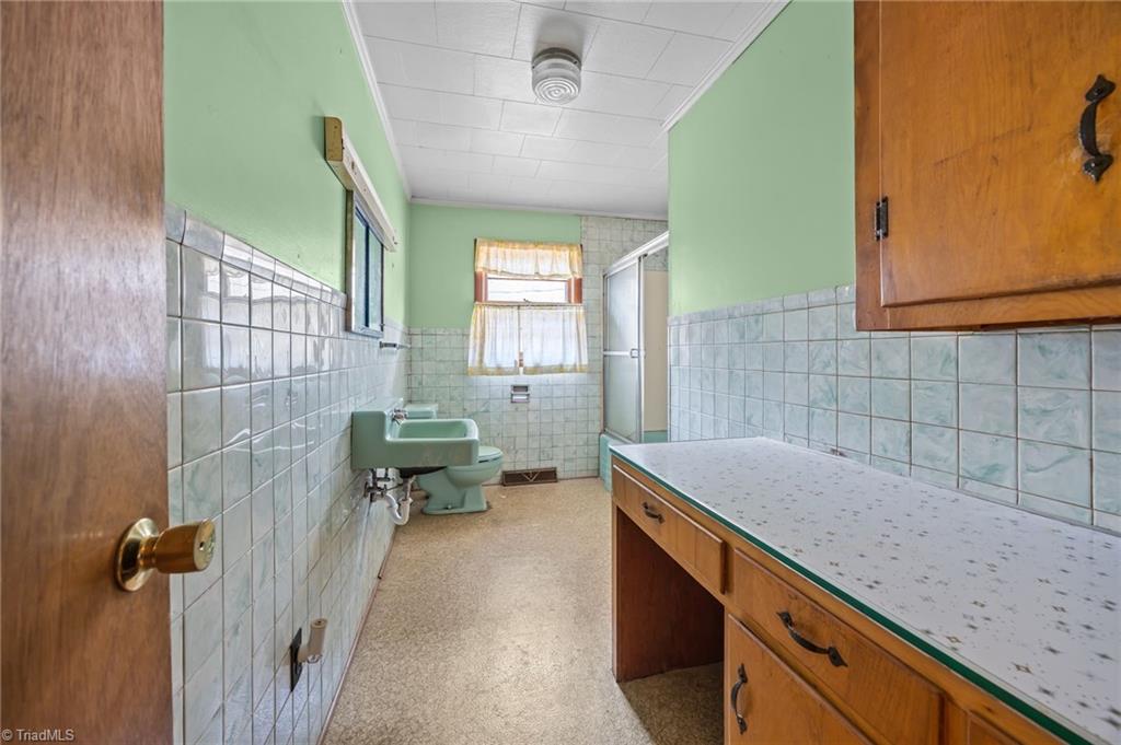 806 7th Avenue Property Photo 15