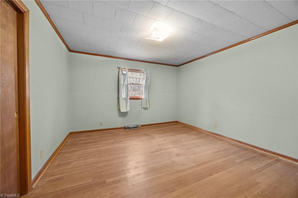 806 7th Avenue Property Photo 18