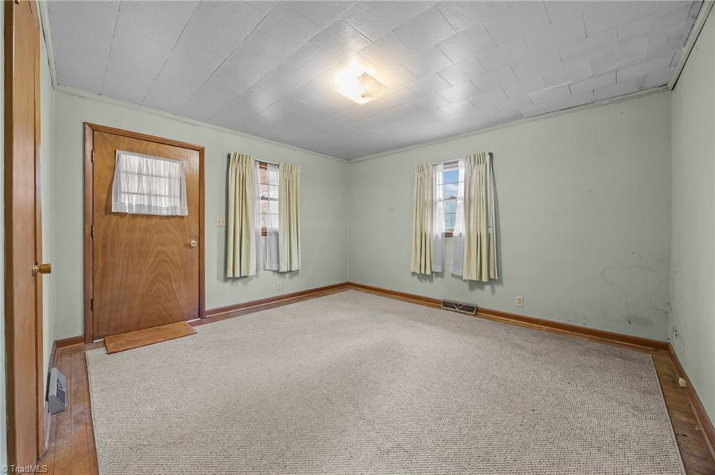806 7th Avenue Property Photo 22