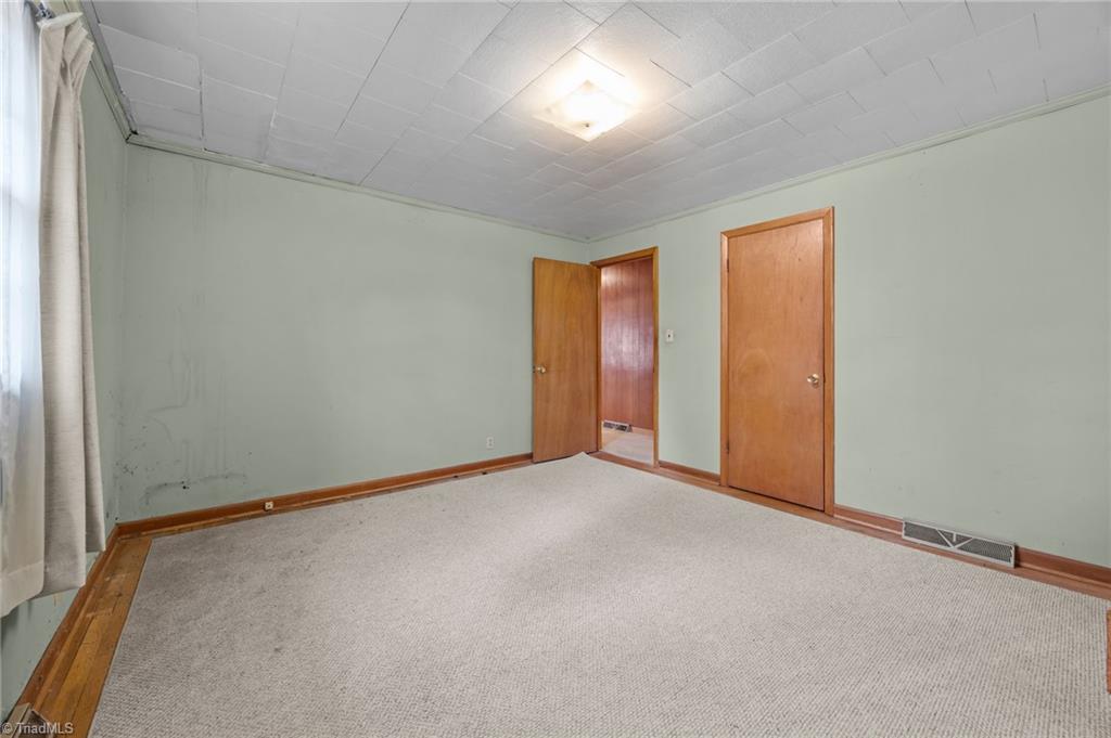 806 7th Avenue Property Photo 23