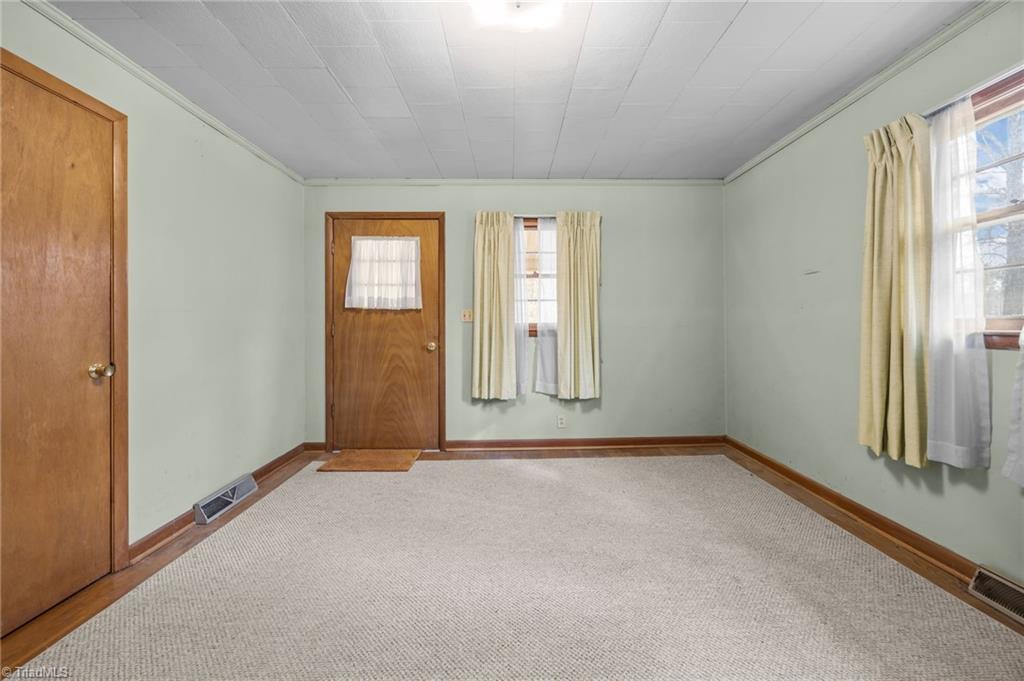 806 7th Avenue Property Photo 24