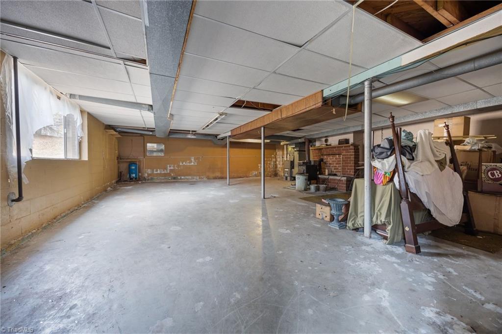 806 7th Avenue Property Photo 30