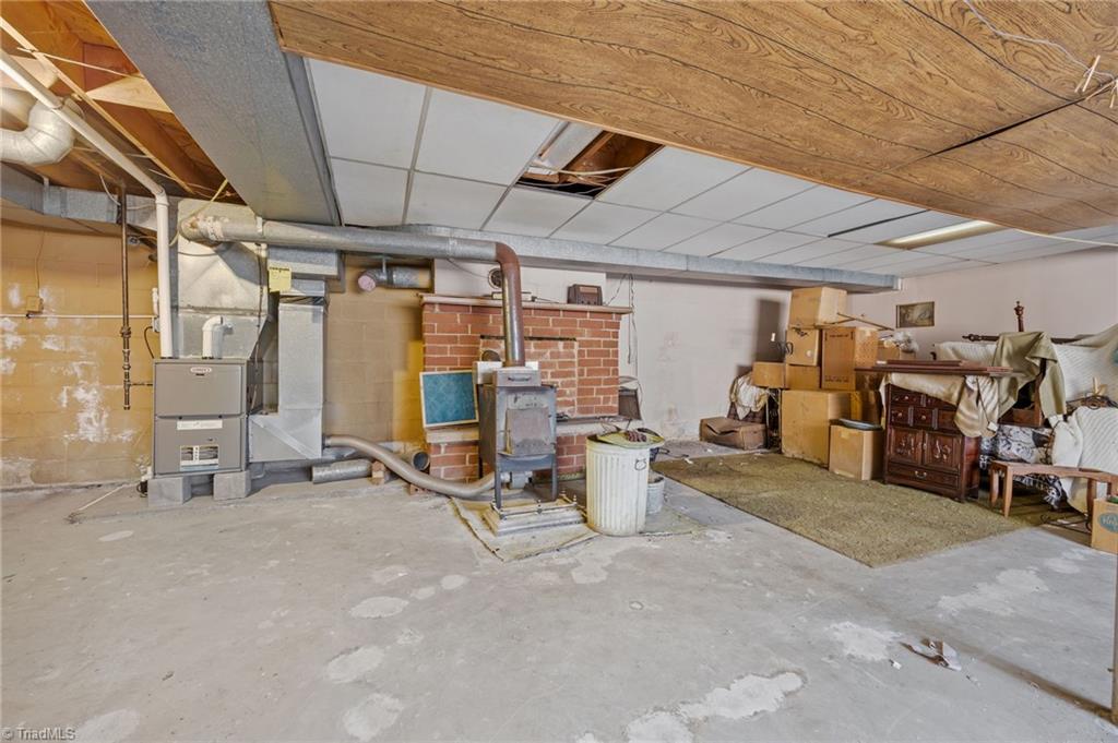 806 7th Avenue Property Photo 31