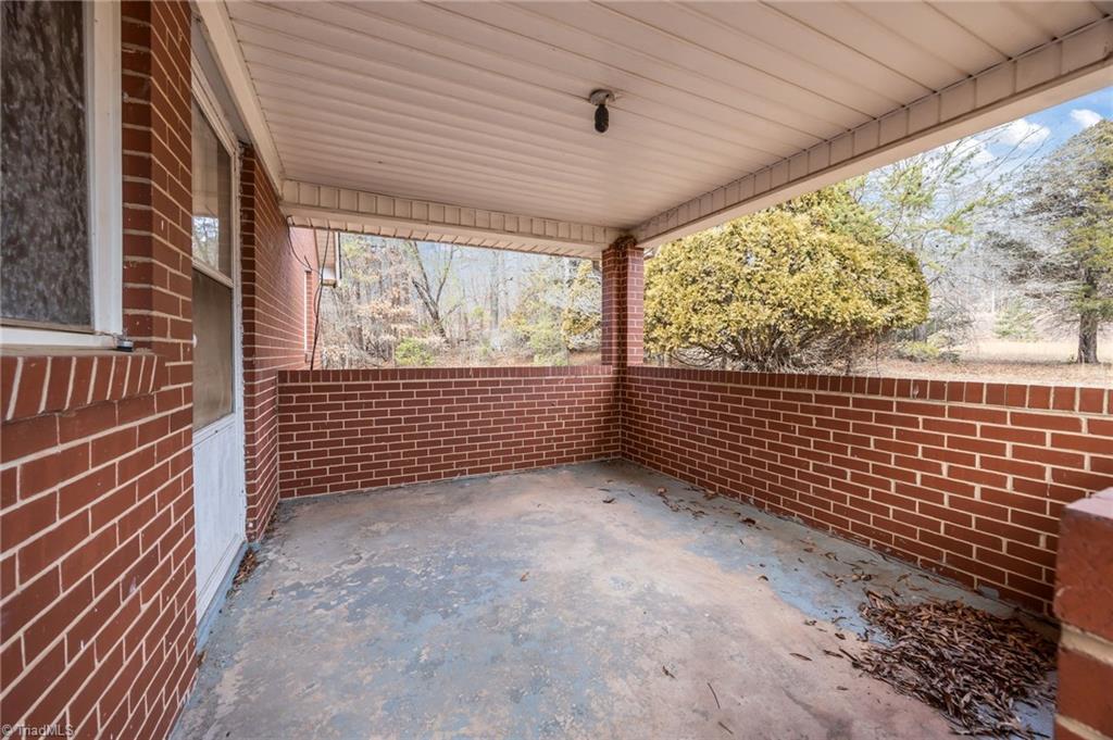 806 7th Avenue Property Photo 34