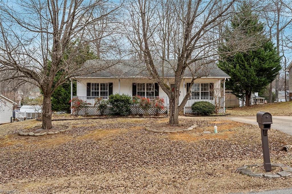113 Falling Creek Drive Property Photo 2