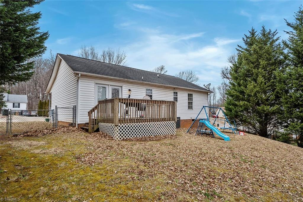 113 Falling Creek Drive Property Photo 4