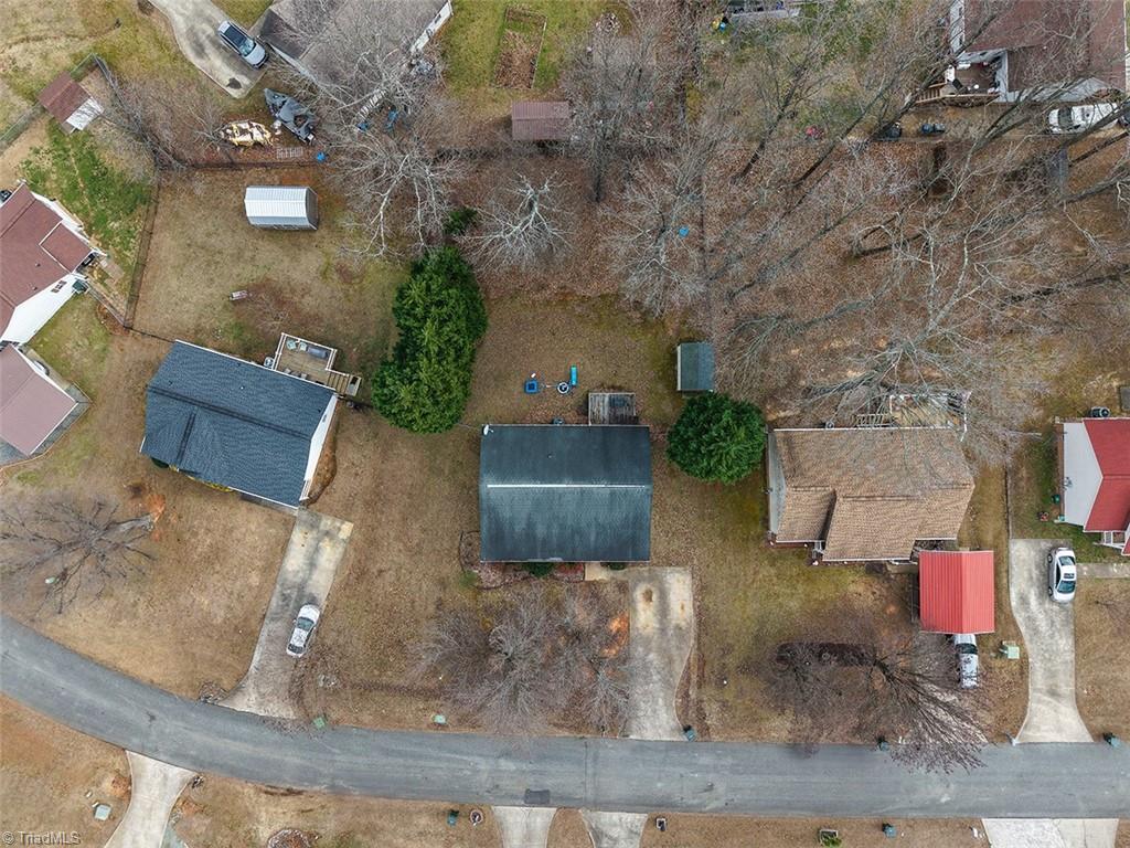 113 Falling Creek Drive Property Photo 5