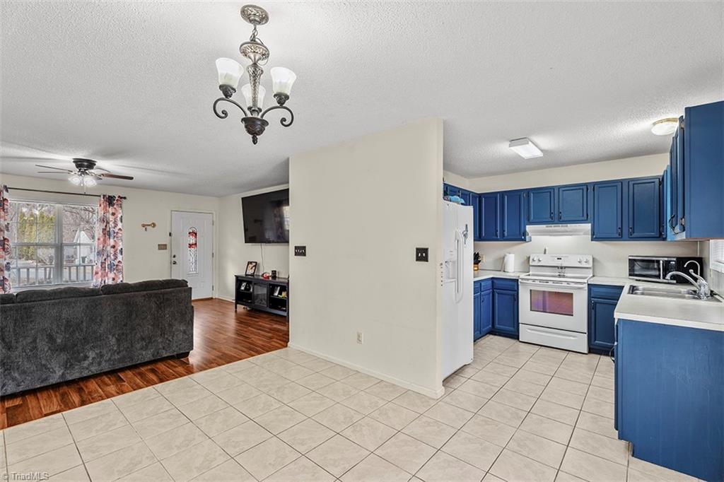 113 Falling Creek Drive Property Photo 10