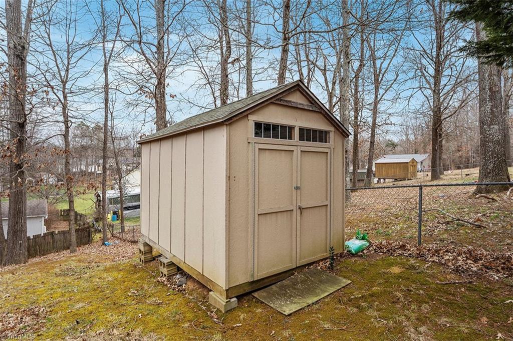113 Falling Creek Drive Property Photo 24