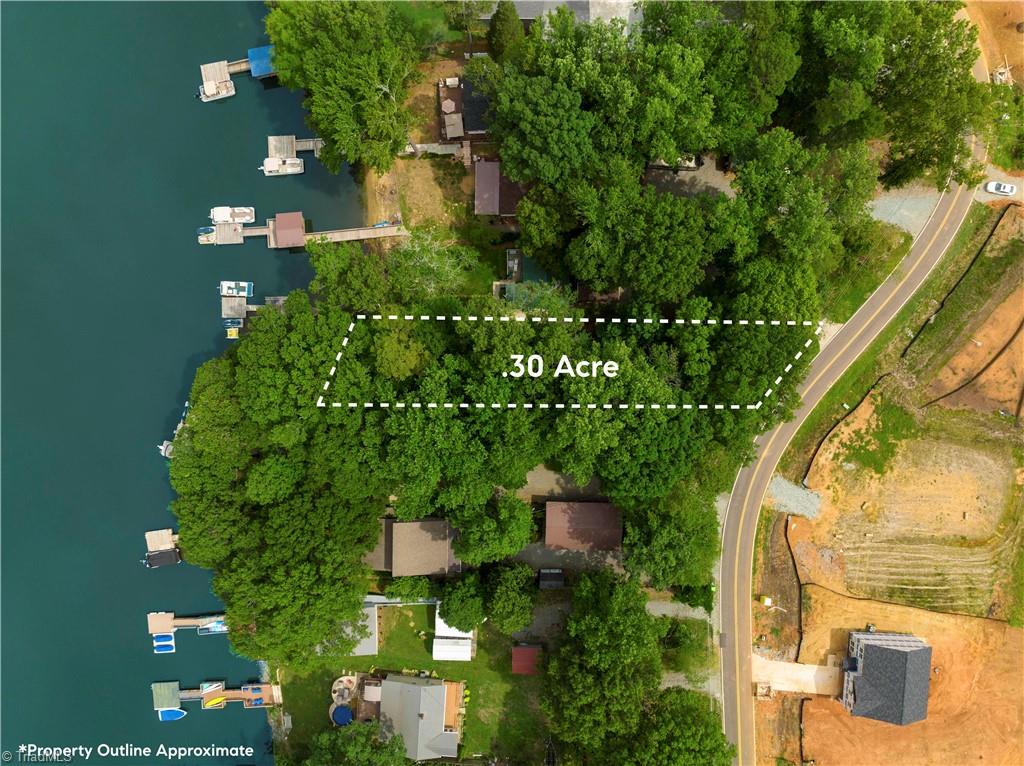 1349 Hickory Point Drive Property Photo 1