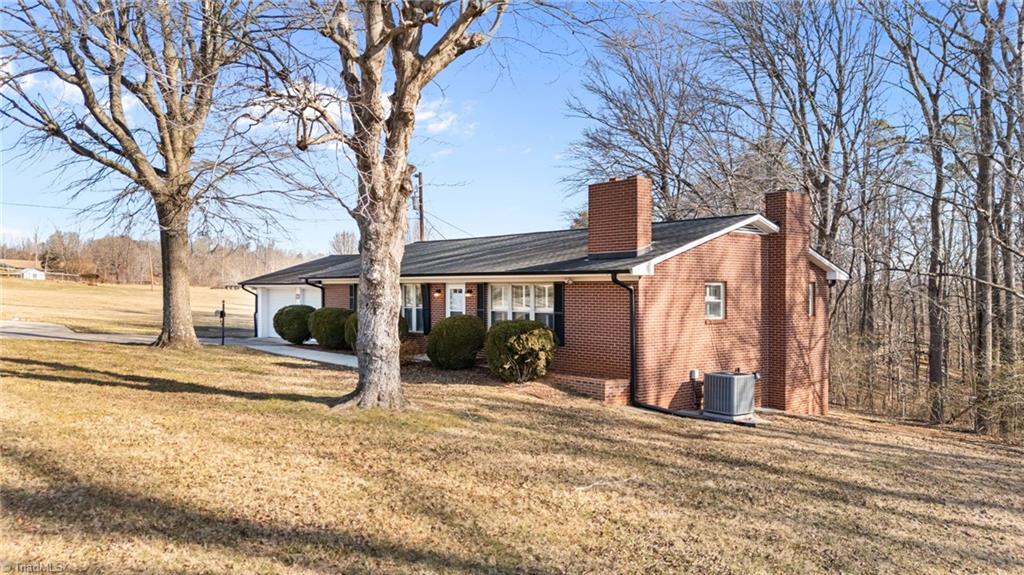 2969 Piney Mountain Road Property Photo 3