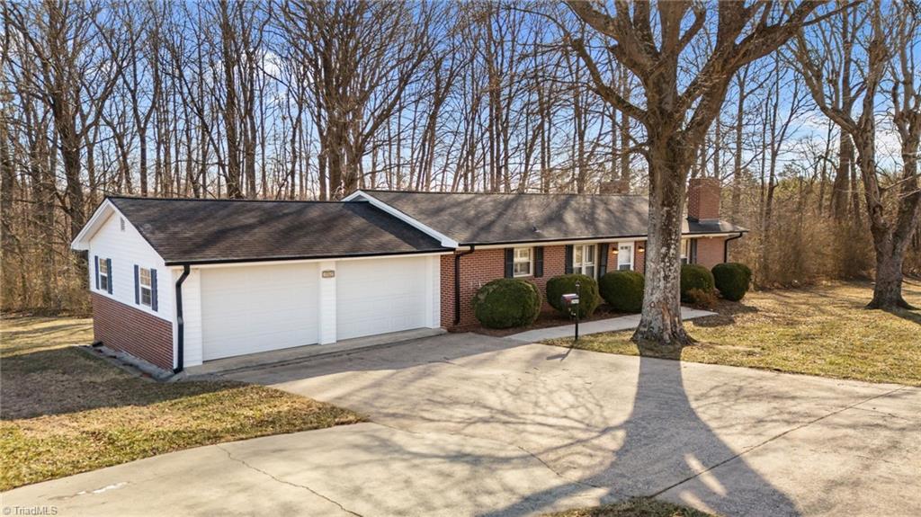 2969 Piney Mountain Road Property Photo 4