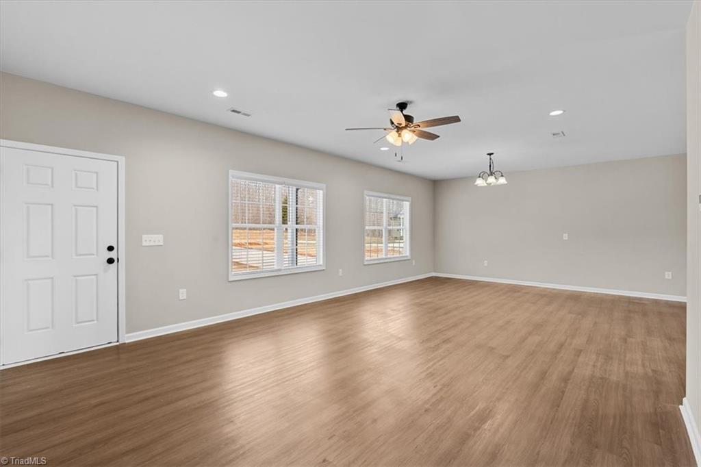 576 Twain Drive Property Photo 4