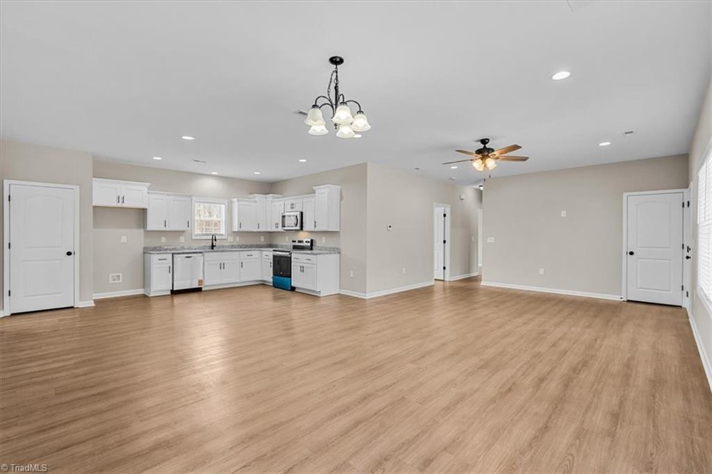 576 Twain Drive Property Photo 6