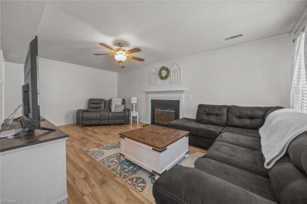 6021 Stone Bluff Drive Property Photo 2
