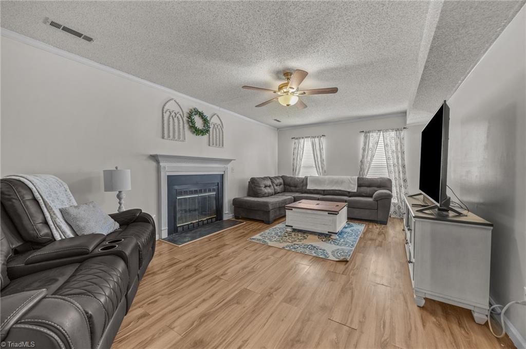 6021 Stone Bluff Drive Property Photo 8
