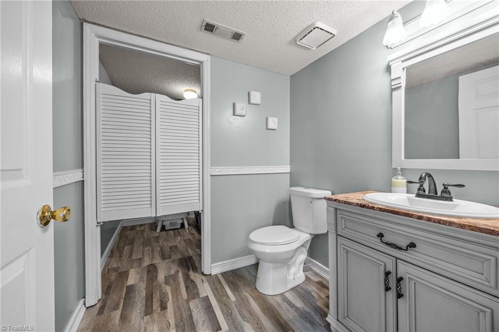 6021 Stone Bluff Drive Property Photo 13