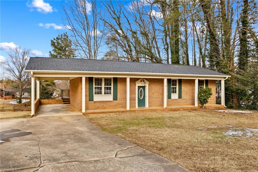 535 Log Barn Road Property Photo 1
