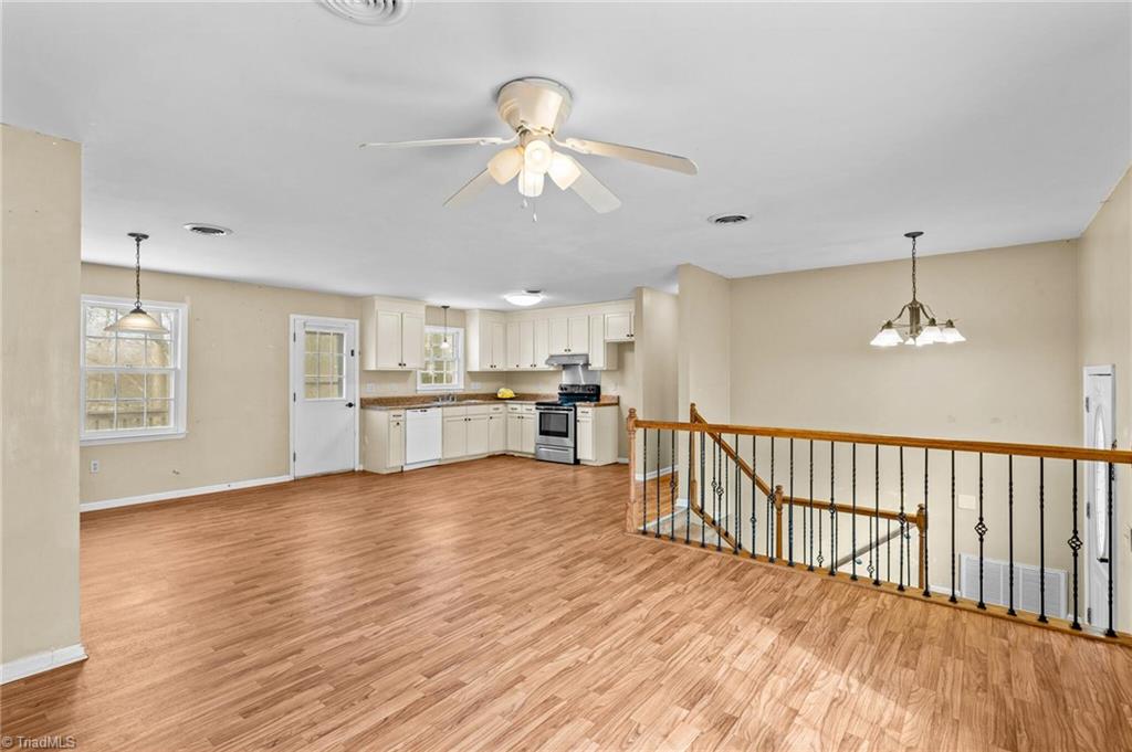 535 Log Barn Road Property Photo 9