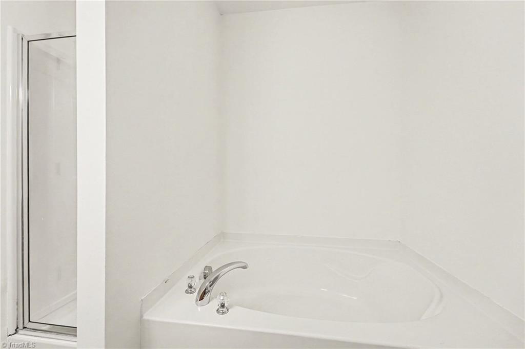 3904 Whispering Willows Drive Property Photo 11