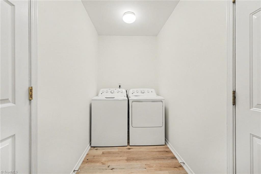 3904 Whispering Willows Drive Property Photo 13