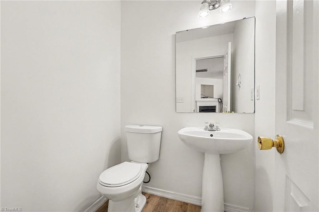 3904 Whispering Willows Drive Property Photo 19