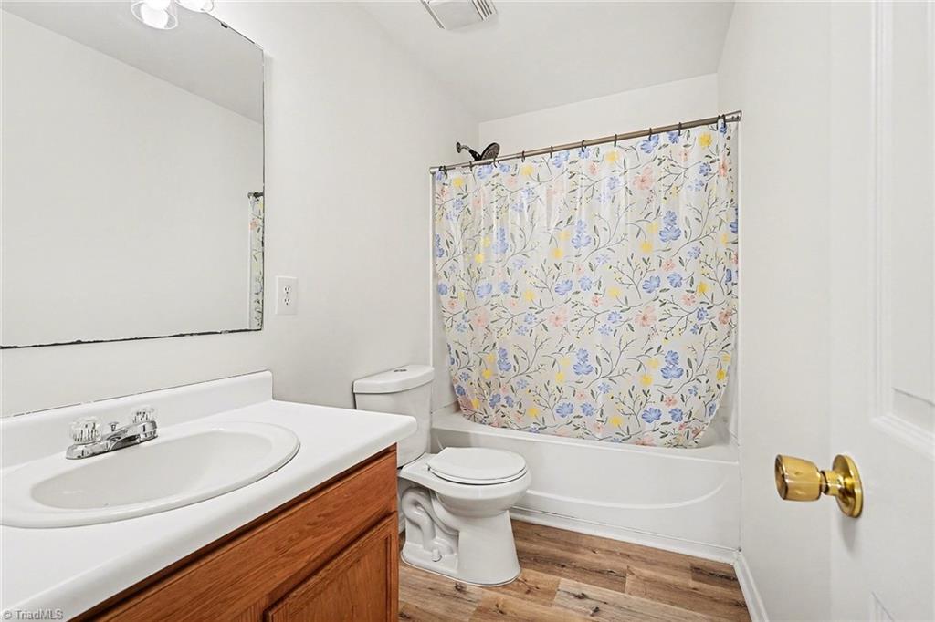 3904 Whispering Willows Drive Property Photo 24