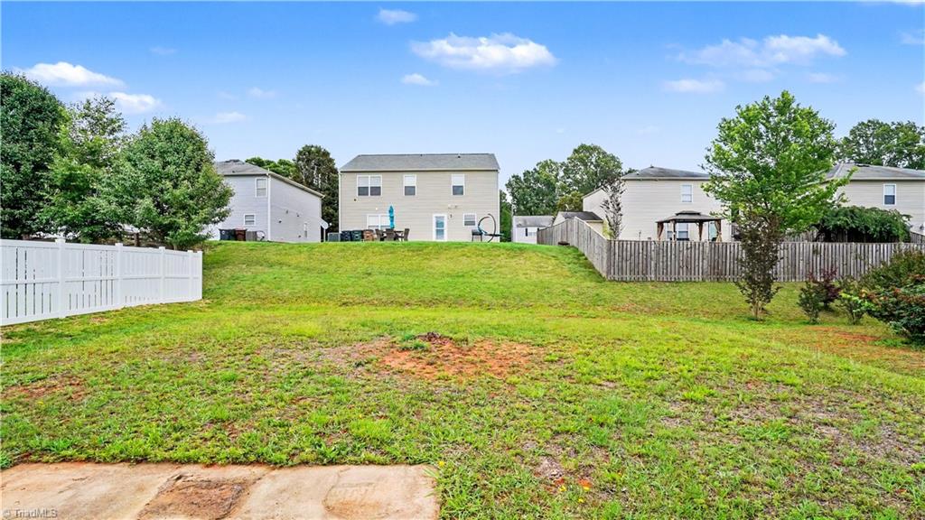 3904 Whispering Willows Drive Property Photo 31