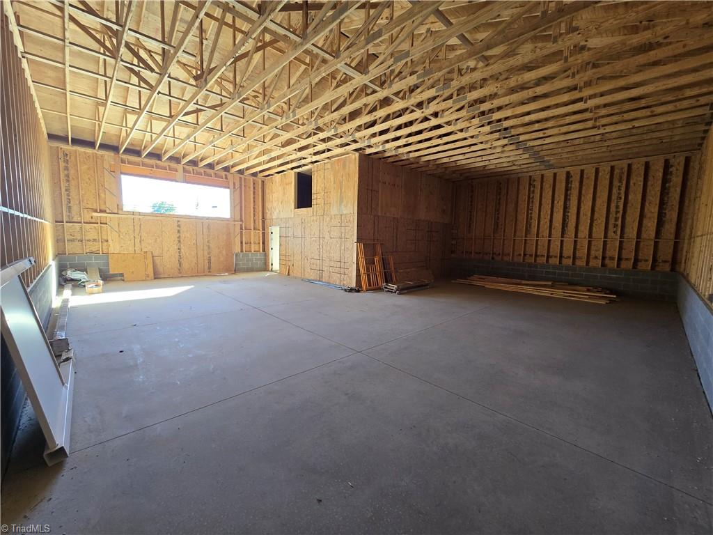 112 E Gilbreath Street Property Photo 4