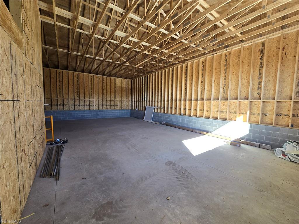 112 E Gilbreath Street Property Photo 6