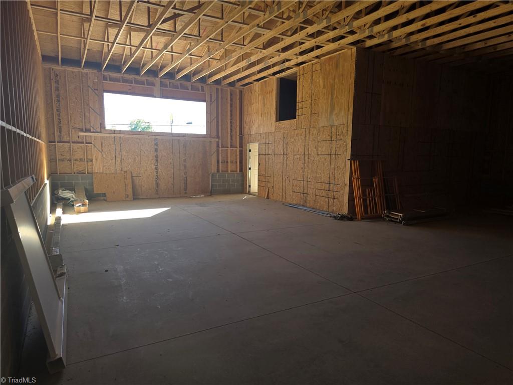 112 E Gilbreath Street Property Photo 8