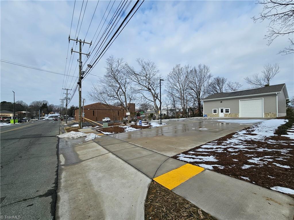 112 E Gilbreath Street Property Photo 18