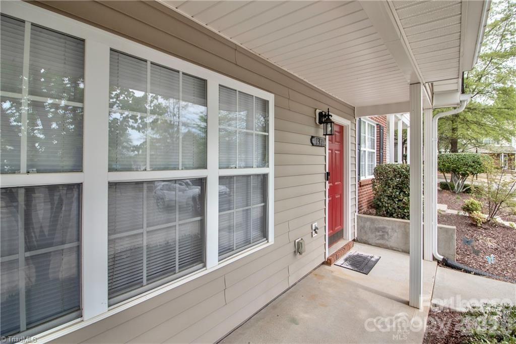 137 Lynch Circle Property Photo 2